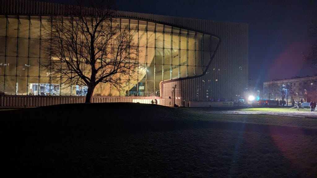 Muzeum Polin. Widok z zewnątrz